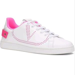 NEW Authentic Valentino Garavani low top sneakers womens size 38.5 ( or 8.5 us)